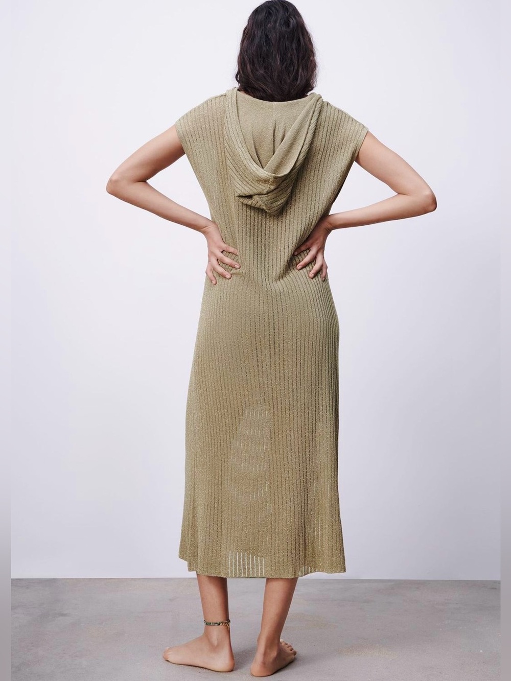 Zara Metallic Thread Knit Tunic Dress in a shimmering golden color size Medium - Picture 4 of 15